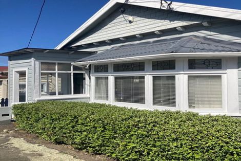 Photo of property in 9 Herald Terrace, Berhampore, Wellington, 6023
