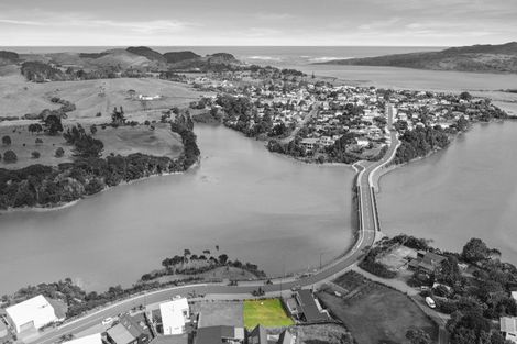 Photo of property in 7 Rangitahi Road, Raglan, 3225