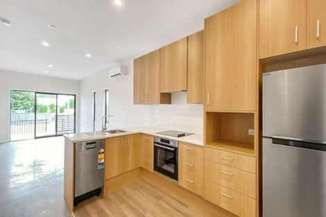 Photo of property in 5 Whakarato Way, Takanini, 2112