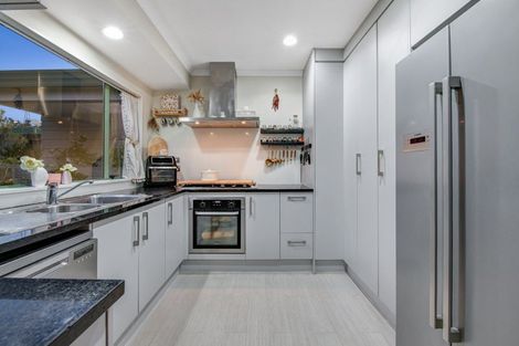 Photo of property in 25a Jelas Road, Red Beach, 0932