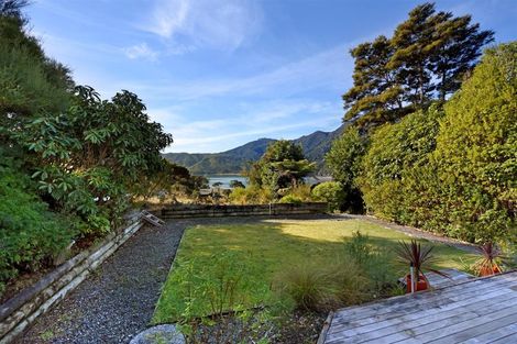 Photo of property in 5 Kaimiko Place, Okiwi Bay, 7193