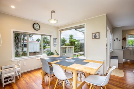 Photo of property in 11 Cowling Road, Hurdon, New Plymouth, 4310