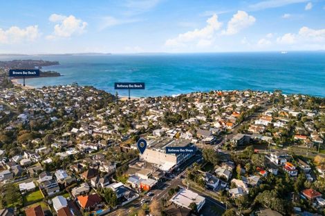 Photo of property in 6/585g Beach Road, Rothesay Bay, Auckland, 0630