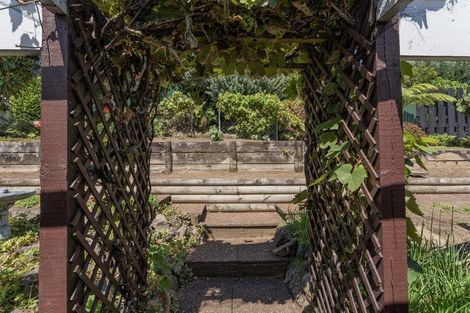 Photo of property in 14 Pine Grove, Tairua, 3508