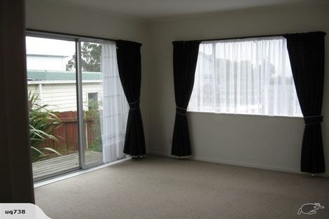 Photo of property in 25a Chetwode Grove, Newlands, Wellington, 6037