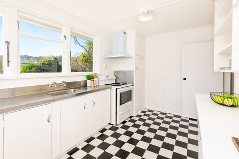 Photo of property in 37 Mana Avenue, Titahi Bay, Porirua, 5022