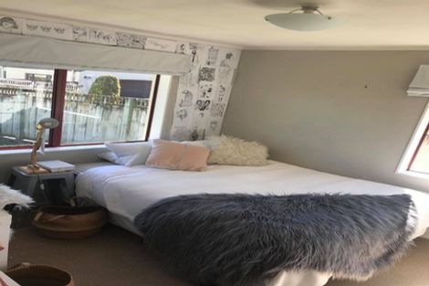 Photo of property in 14 Kilkenny Place, Fitzherbert, Palmerston North, 4410