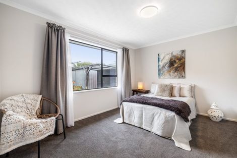 Photo of property in 121 Prestons Road, Redwood, Christchurch, 8051