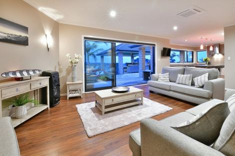 Photo of property in 25 Joblin Road, Wainui, Silverdale, 0994