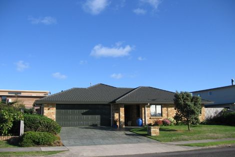 Photo of property in 6 Major Durie Place, Waikanae Beach, Waikanae, 5036