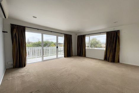 Photo of property in 1/64 Aberdeen Road, Campbells Bay, Auckland, 0620