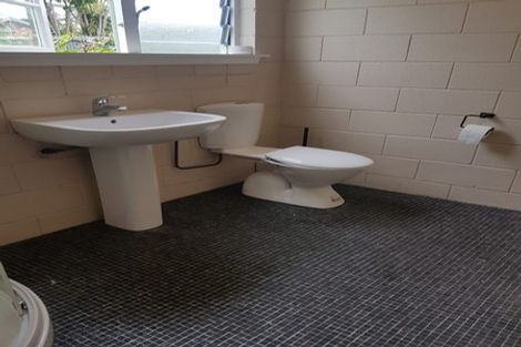 Photo of property in 528-530 Devon Street East, Fitzroy, New Plymouth, 4312