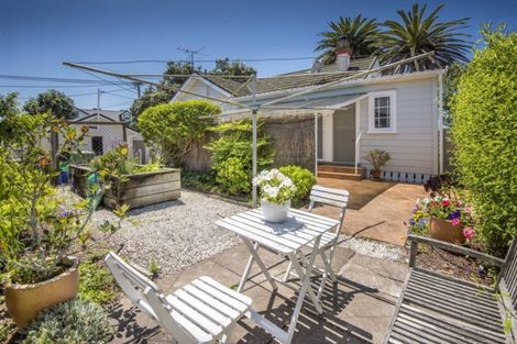 Photo of property in 14 Arawa Avenue, Devonport, Auckland, 0624