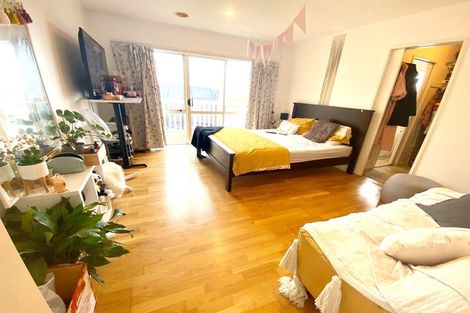 Photo of property in 107 Ashton Fitchett Drive, Brooklyn, Wellington, 6021