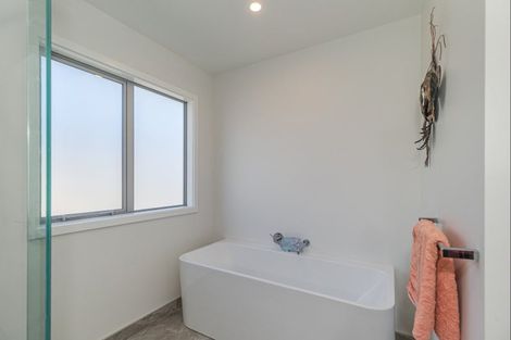 Photo of property in 5 Oak Place, Levin, 5510