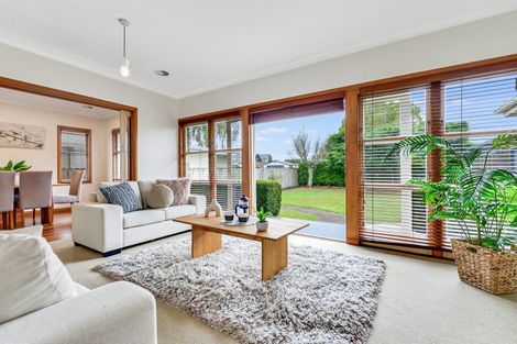 Photo of property in 53 Braid Road, St Andrews, Hamilton, 3200