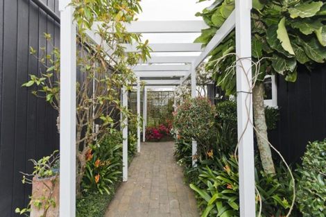 Photo of property in 4/39 Shakespeare Road, Milford, Auckland, 0620