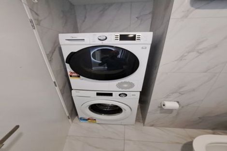 Photo of property in 3/6 Kereru Street, Henderson, Auckland, 0612