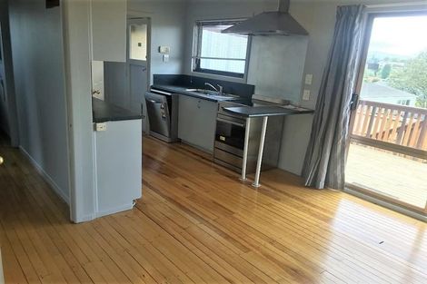 Photo of property in 21 Kirrie Avenue, Te Atatu South, Auckland, 0610