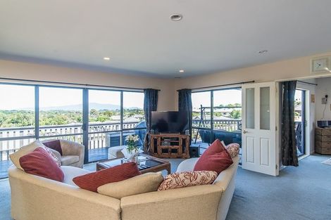 Photo of property in 54 Kakariki Grove, Waikanae, 5036