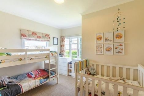 Photo of property in 2 Hinemoa Street, Paraparaumu, 5032