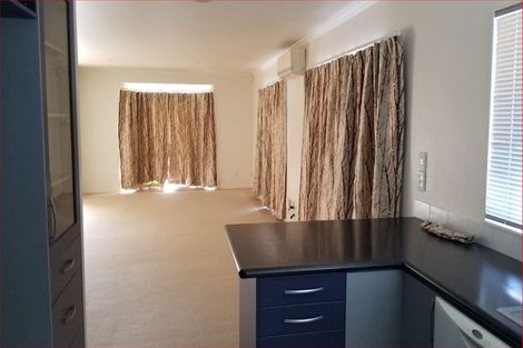 Photo of property in 12 Wheaton Place, Glen Eden, Auckland, 0602