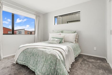 Photo of property in 28 Coast Garden Drive, Hobsonville, Auckland, 0616