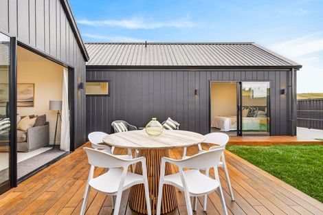 Photo of property in 7 Annie Aranui Drive, Poraiti, 4182