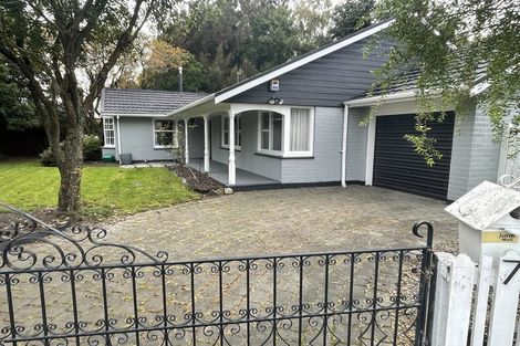 Photo of property in 7 Quinton Place, Bishopdale, Christchurch, 8053