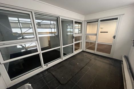 Photo of property in Stadium Garden Flats, 314/107 Thorndon Quay, Pipitea, Wellington, 6011