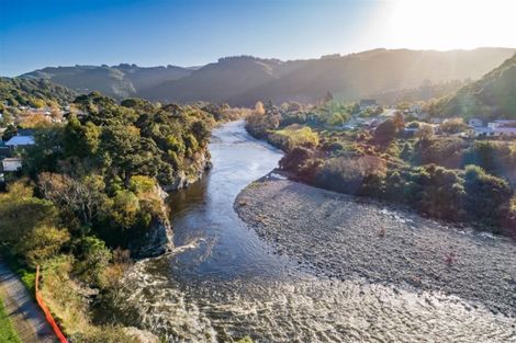 Photo of property in 93 Gemstone Drive, Birchville, Upper Hutt, 5018