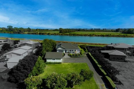 Photo of property in 15 Old Ferry Road, Clive, 4102