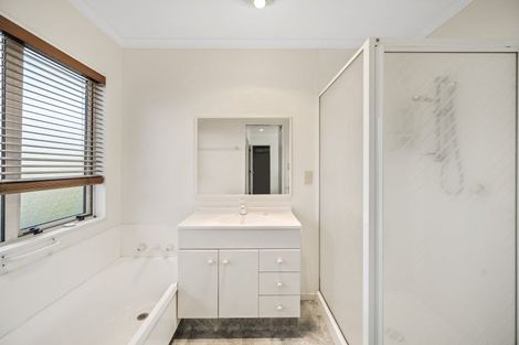 Photo of property in 2 Pipi Street, Two Mile Bay, Taupo, 3330