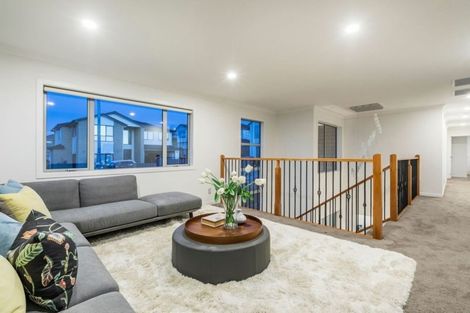 Photo of property in 99 Medallion Drive, Oteha, Auckland, 0632