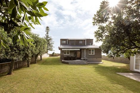 Photo of property in 69 Marine Parade, Mount Maunganui, 3116