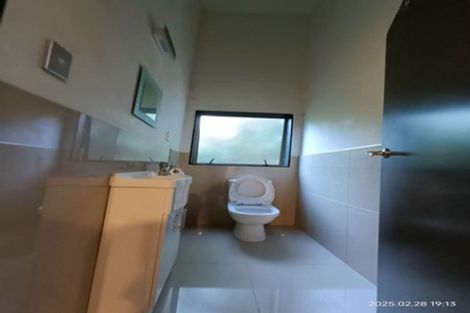 Photo of property in 2/274 Glamorgan Drive, Northcross, Auckland, 0630