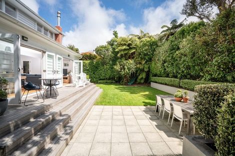 Photo of property in 110 Karori Road, Karori, Wellington, 6012