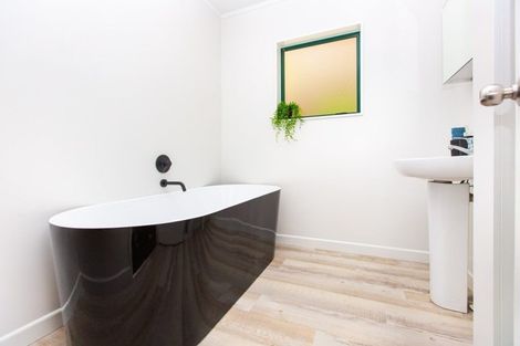 Photo of property in 12a Somerset Lane, Raglan, 3295