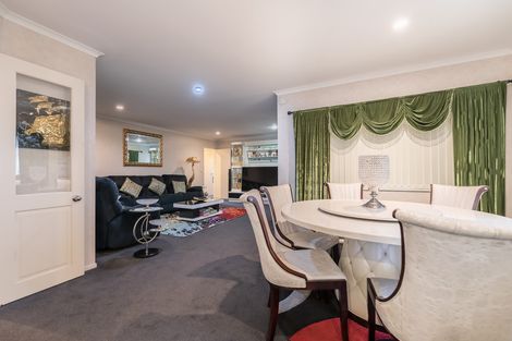 Photo of property in 36 Broadfield Street, Massey, Auckland, 0614