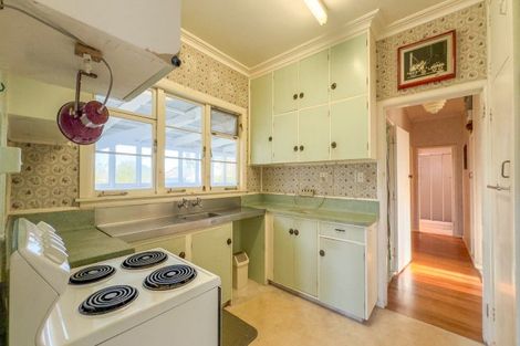 Photo of property in 10 Stirling Street, Te Aroha, 3320