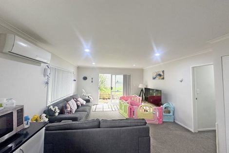 Photo of property in 23 Addison Drive, Glendene, Auckland, 0602