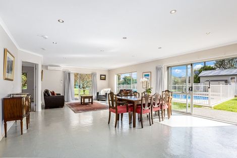 Photo of property in 41-43 Greenaway Road, Waikanae, 5036