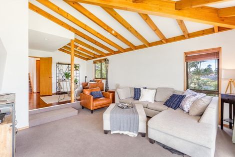 Photo of property in 33 St Annes Crescent, Wattle Downs, Auckland, 2103