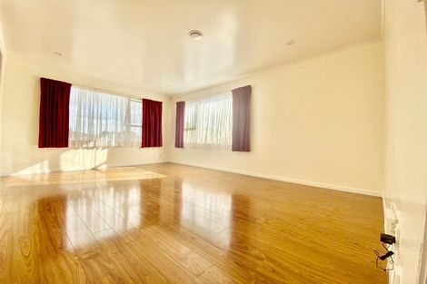 Photo of property in 41 Sharland Avenue, Manurewa, Auckland, 2102