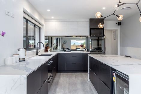 Photo of property in 8 Takahe Drive, Carterton, 5713