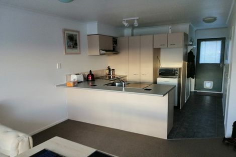Photo of property in 3/5 Carolina Place, Albany, Auckland, 0632