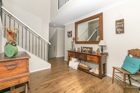 Photo of property in 17 Greenfield Drive, Western Heights, Hamilton, 3200