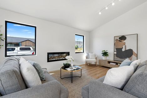 Photo of property in 16 Wooing Tree Avenue, Cromwell, 9310