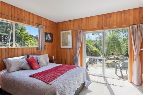 Photo of property in 36 Freyberg Crescent, Waikanae Beach, Waikanae, 5036