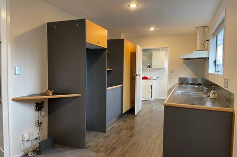 Photo of property in 6b Lisa Rise, Half Moon Bay, Auckland, 2012